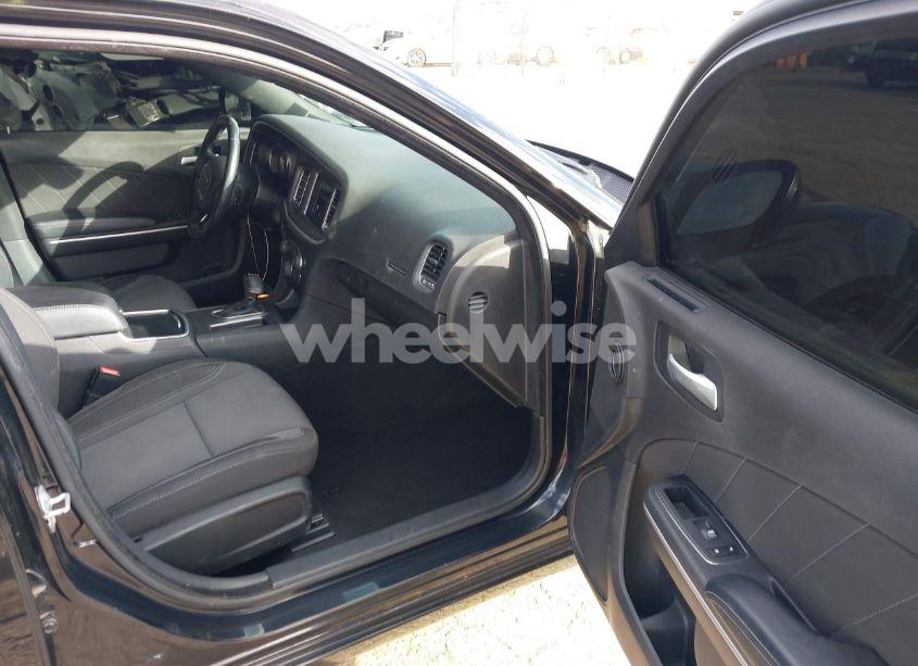 Photo 5 of 2019 Dodge Charger SXT RWD (VIN 2C3CDXBGXKH720994)