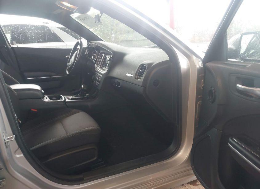 Photo 5 of 2022 Dodge Charger SXT RWD (VIN 2C3CDXBGXNH255637)
