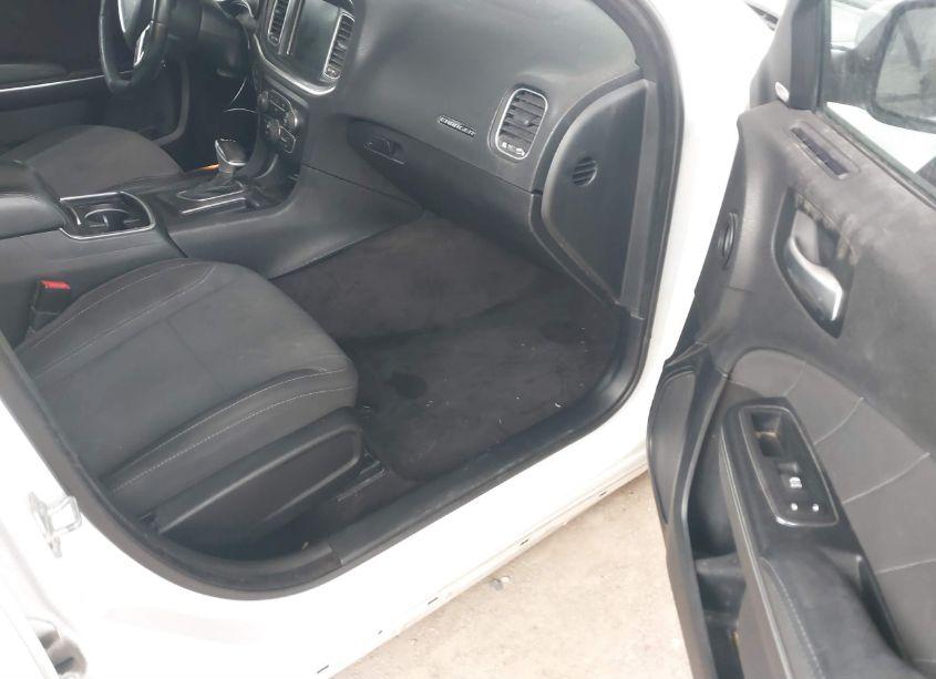 Photo 5 of 2016 Dodge Charger R/T (VIN 2C3CDXCT1GH285995)