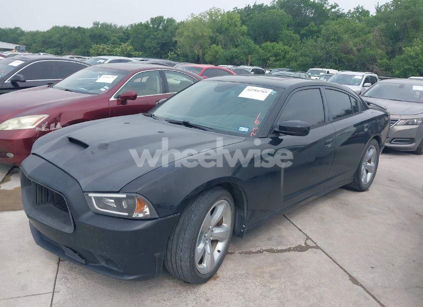 Photo 2 of 2014 Dodge Charger R/T MAX (VIN 2C3CDXCT2EH123810)