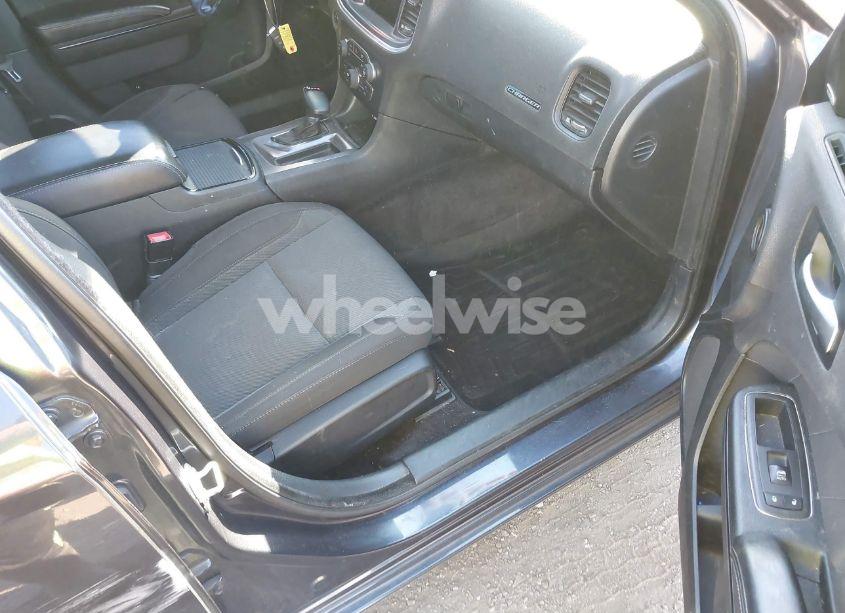 Photo 5 of 2017 Dodge Charger R/T RWD (VIN 2C3CDXCT2HH587751)