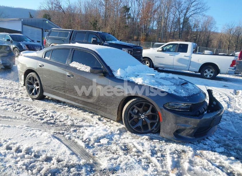 2019 Dodge Charger R/T RWD (VIN 2C3CDXCT3KH575633) main photo
