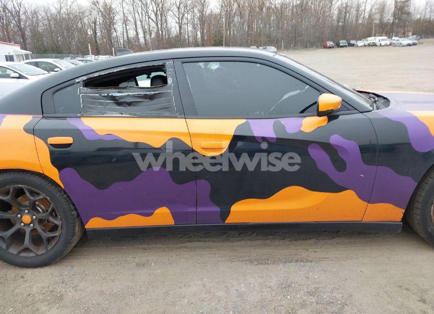 Photo 12 of 2015 Dodge Charger R/T (VIN 2C3CDXCT4FH729921)