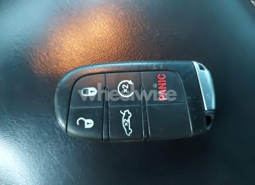 Photo 11 of 2015 Dodge Charger SRT 392 (VIN 2C3CDXEJ0FH895901)