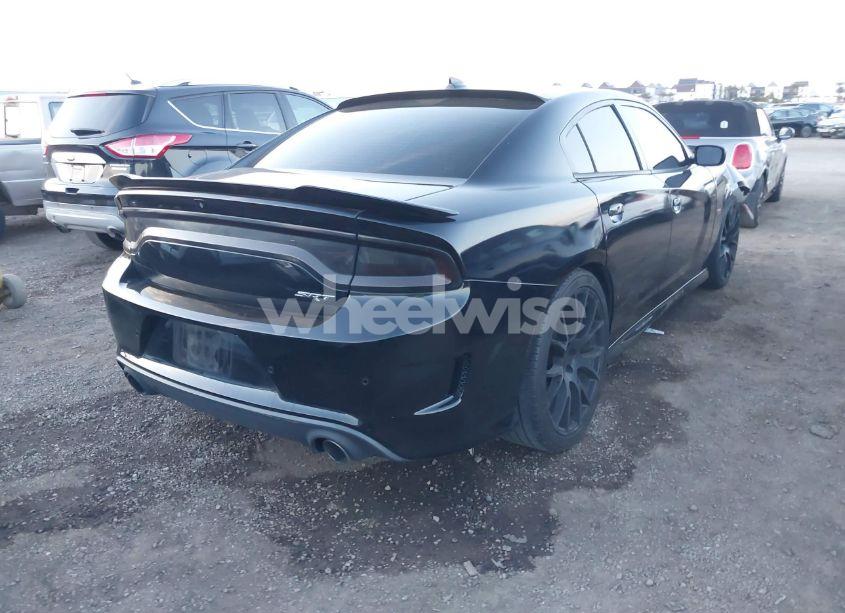 Photo 4 of 2015 Dodge Charger SRT 392 (VIN 2C3CDXEJ0FH895901)