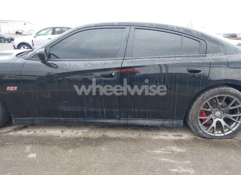 Photo 14 of 2016 Dodge Charger SRT 392 (VIN 2C3CDXEJ5GH165273)