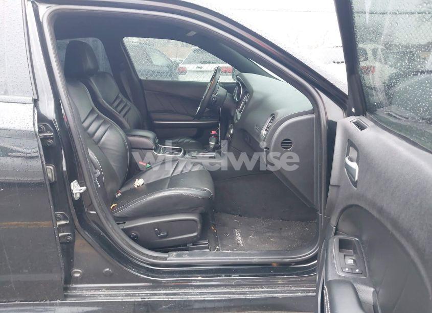 Photo 5 of 2016 Dodge Charger SRT 392 (VIN 2C3CDXEJ5GH165273)