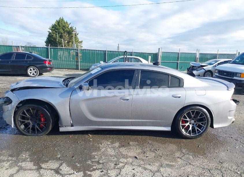 Photo 15 of 2017 Dodge Charger SRT 392 RWD (VIN 2C3CDXEJ7HH615474)