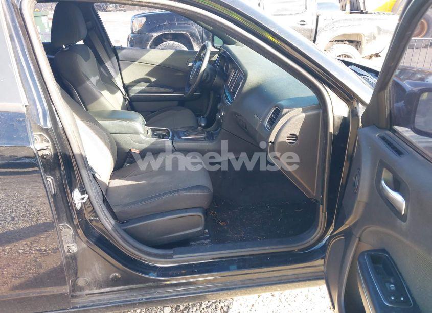 Photo 5 of 2015 Dodge Charger SE (VIN 2C3CDXFG1FH884229)