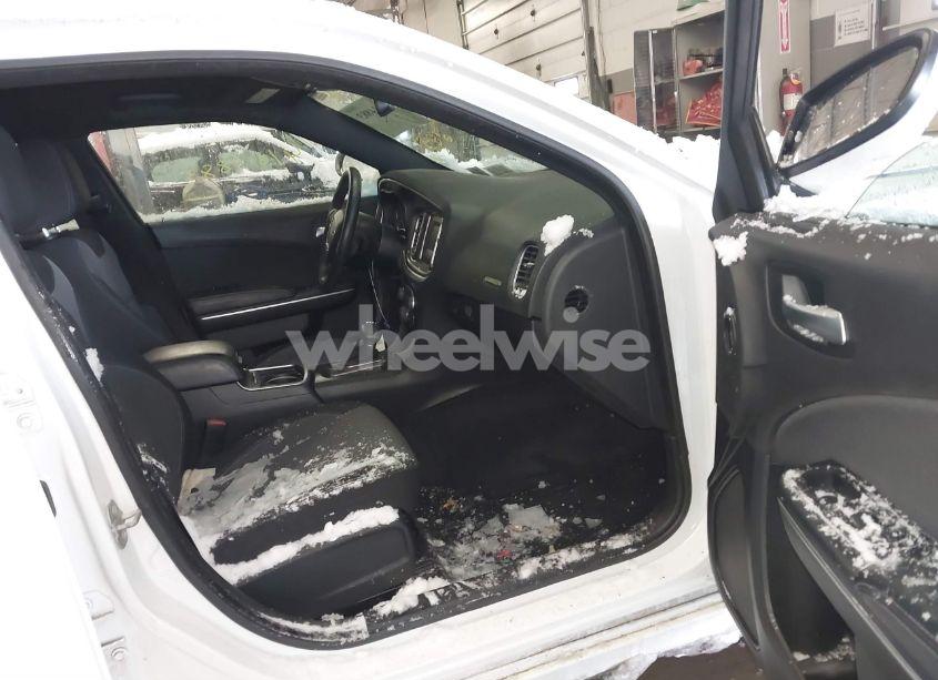 Photo 5 of 2015 Dodge Charger SE (VIN 2C3CDXFGXFH785537)