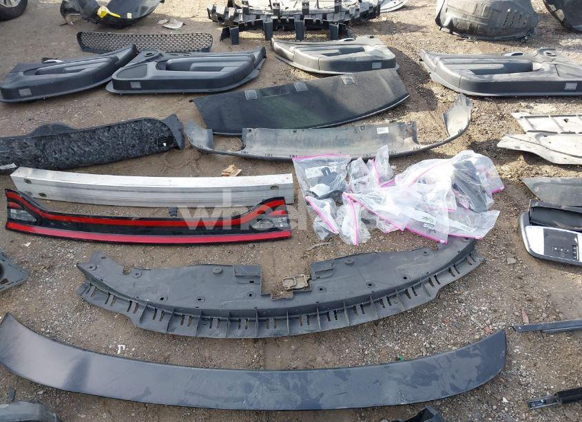 Photo 22 of 2018 Dodge Charger R/T SCAT PACK RWD (VIN 2C3CDXGJ8JH329734)