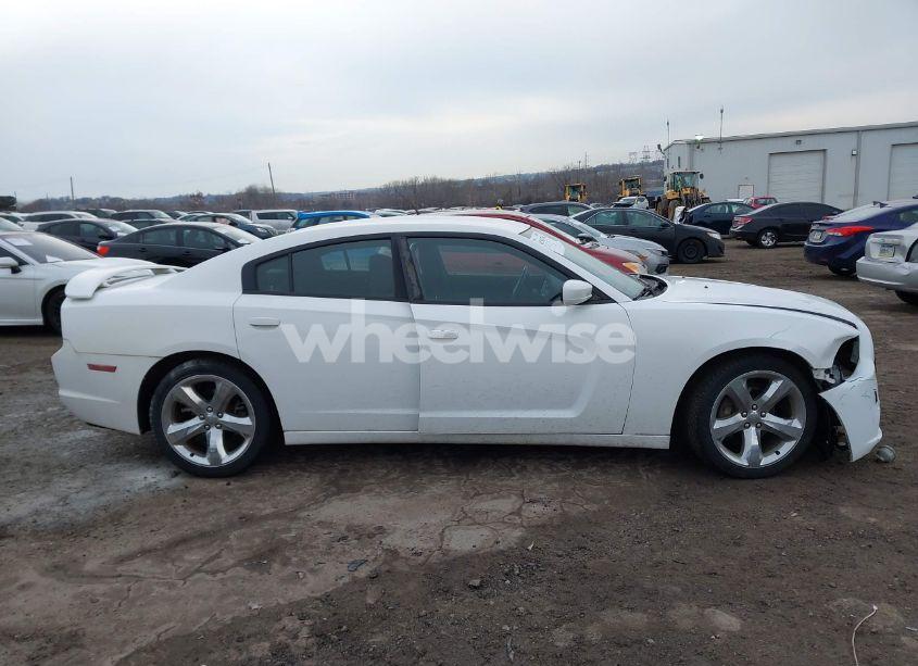 Photo 12 of 2013 Dodge Charger SXT (VIN 2C3CDXHG0DH546542)