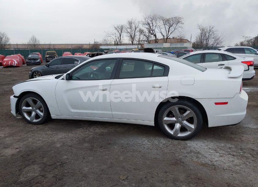 Photo 13 of 2013 Dodge Charger SXT (VIN 2C3CDXHG0DH546542)