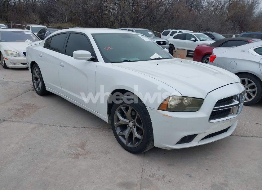 2014 Dodge Charger SXT PLUS (VIN 2C3CDXHG0EH122196) main photo