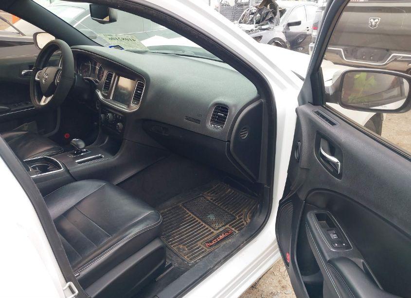 Photo 5 of 2014 Dodge Charger SXT (VIN 2C3CDXHG0EH339201)