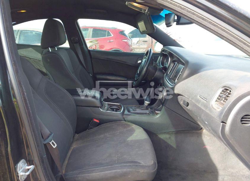 Photo 5 of 2016 Dodge Charger SXT (VIN 2C3CDXHG0GH215352)