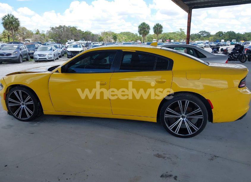 Photo 14 of 2017 Dodge Charger SXT RWD (VIN 2C3CDXHG0HH572113)