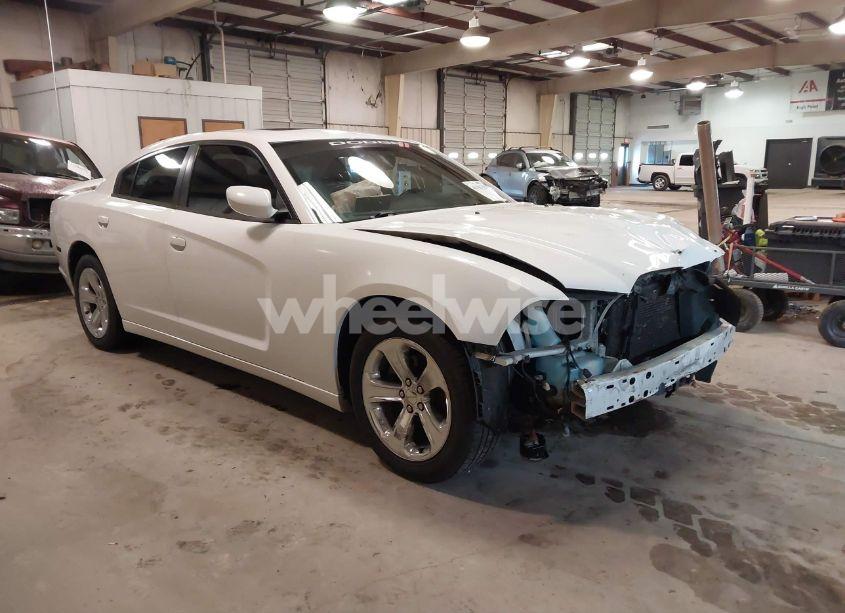 2013 Dodge Charger SXT (VIN 2C3CDXHG1DH535484) main photo