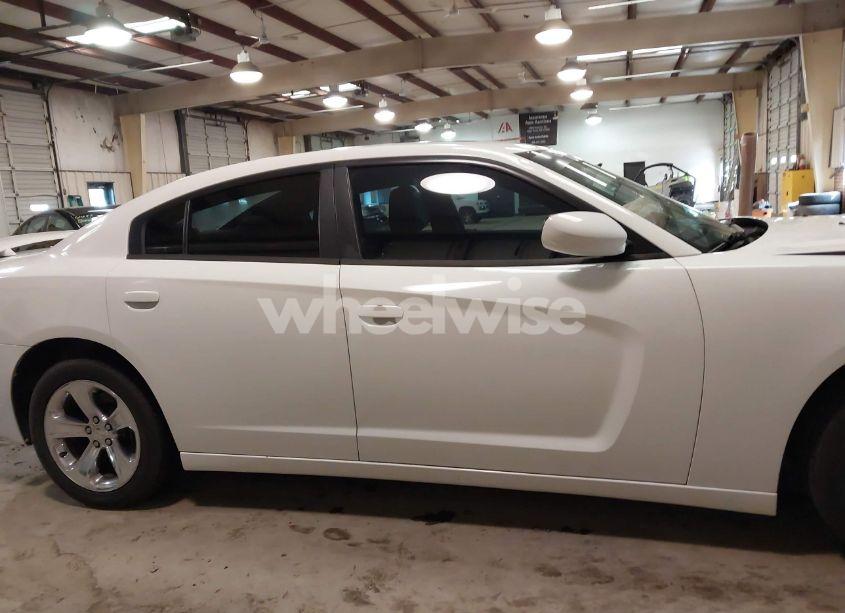 Photo 13 of 2013 Dodge Charger SXT (VIN 2C3CDXHG1DH535484)