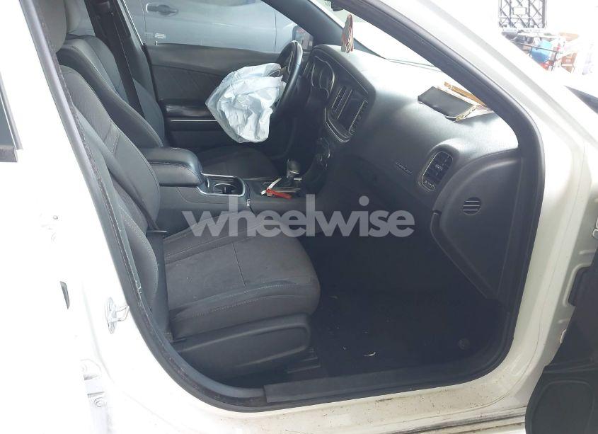 Photo 5 of 2017 Dodge Charger SXT RWD (VIN 2C3CDXHG1HH525124)