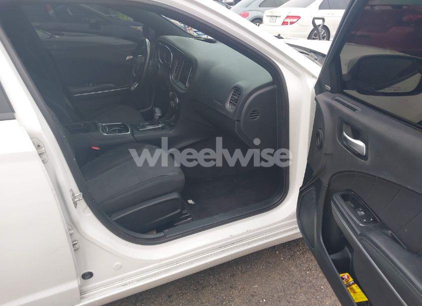 Photo 5 of 2017 Dodge Charger SXT RWD (VIN 2C3CDXHG1HH561590)