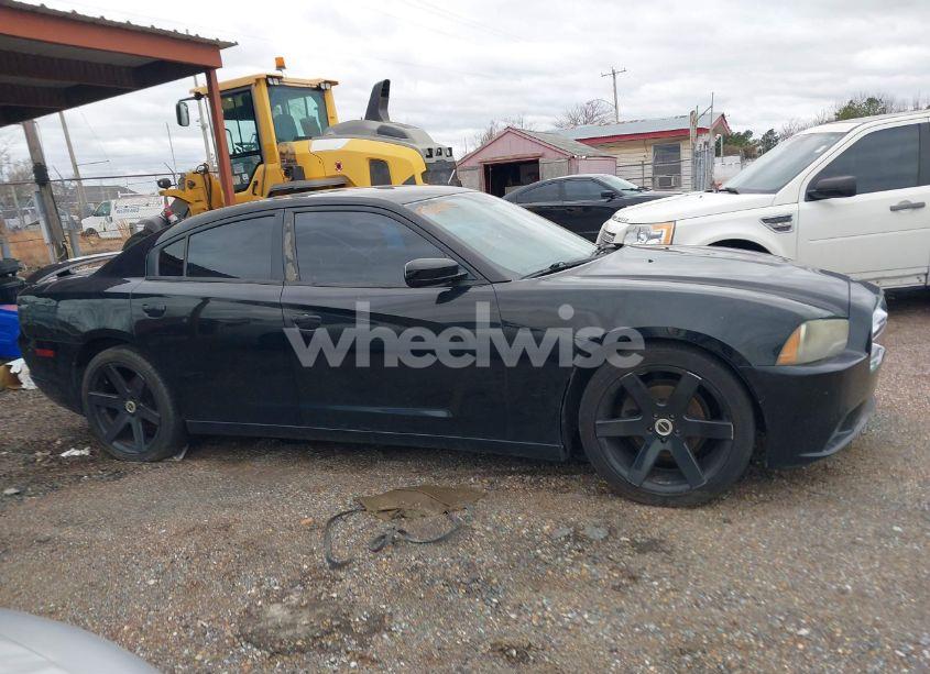 Photo 13 of 2013 Dodge Charger SXT (VIN 2C3CDXHG2DH558465)