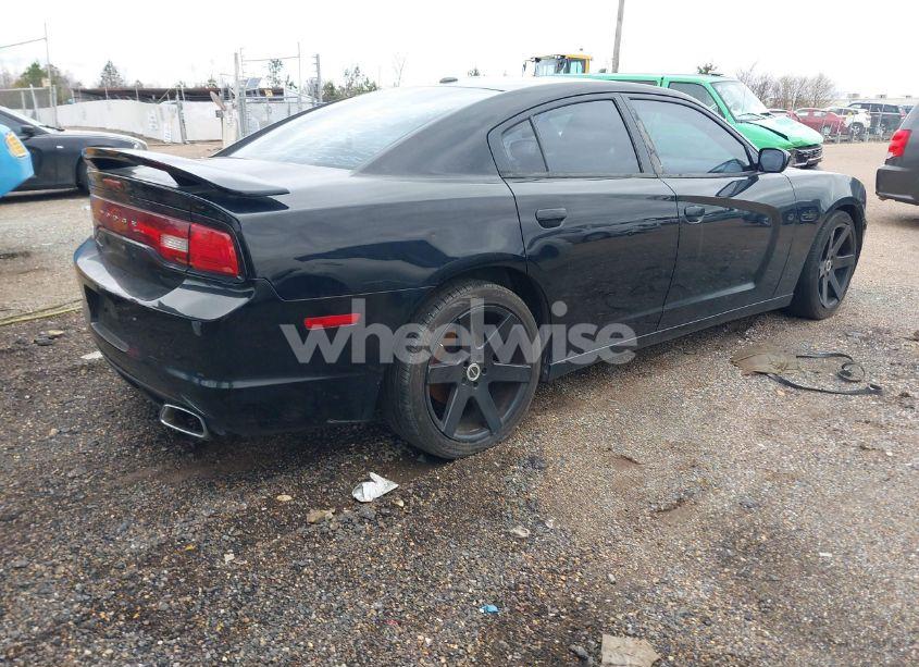 Photo 4 of 2013 Dodge Charger SXT (VIN 2C3CDXHG2DH558465)