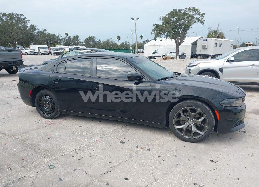 Photo 14 of 2015 Dodge Charger SXT (VIN 2C3CDXHG2FH727774)