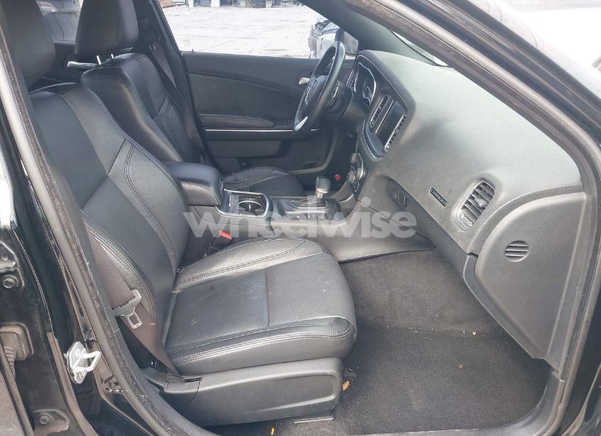 Photo 5 of 2015 Dodge Charger SXT (VIN 2C3CDXHG2FH727774)