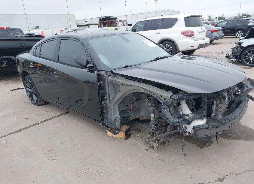 2015 Dodge Charger SXT (VIN 2C3CDXHG2FH825249) main photo