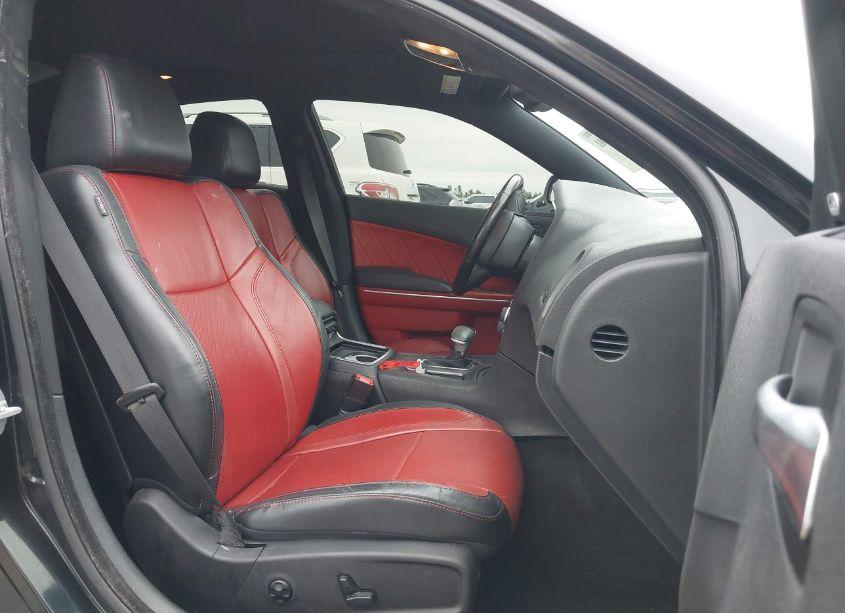 Photo 5 of 2015 Dodge Charger SXT (VIN 2C3CDXHG2FH825249)