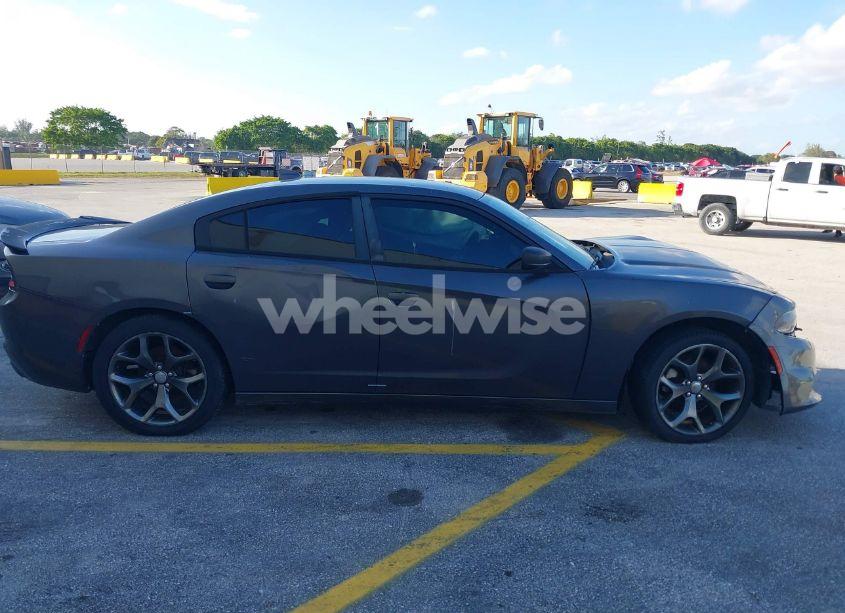 Photo 12 of 2015 Dodge Charger SXT (VIN 2C3CDXHG2FH843847)