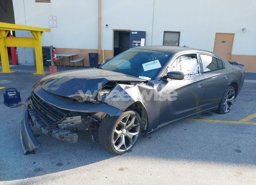 Photo 2 of 2015 Dodge Charger SXT (VIN 2C3CDXHG2FH843847)