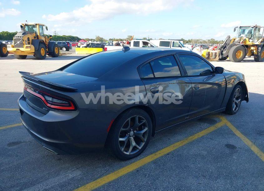 Photo 4 of 2015 Dodge Charger SXT (VIN 2C3CDXHG2FH843847)