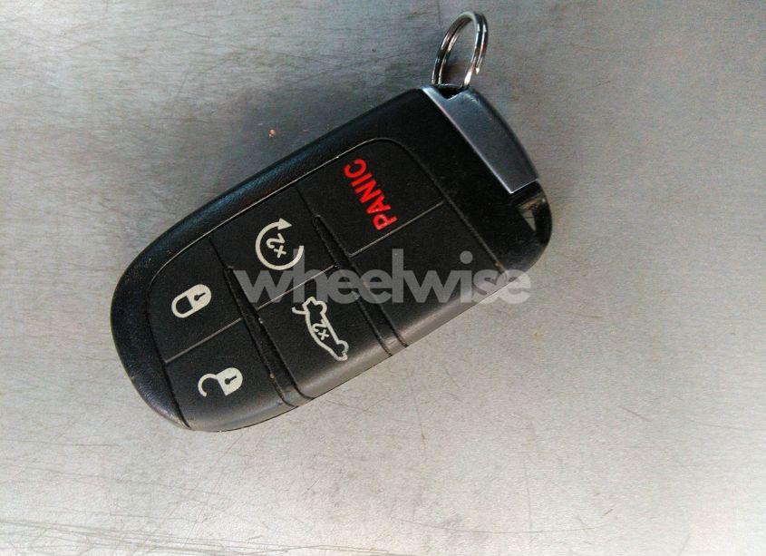 Photo 11 of 2015 Dodge Charger SXT (VIN 2C3CDXHG2FH883720)