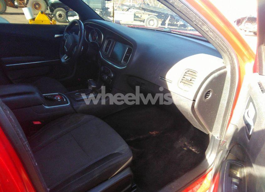 Photo 5 of 2015 Dodge Charger SXT (VIN 2C3CDXHG2FH883720)