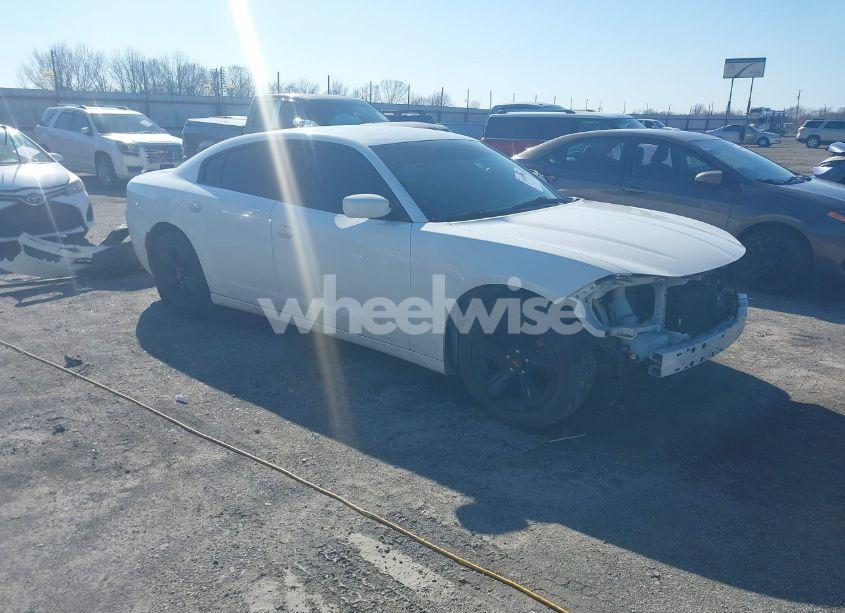 2017 Dodge Charger SXT RWD (VIN 2C3CDXHG2HH569388) main photo