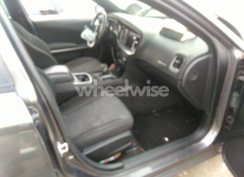 Photo 5 of 2016 Dodge Charger SXT (VIN 2C3CDXHG3GH125841)