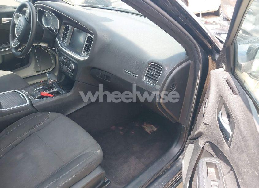 Photo 5 of 2016 Dodge Charger SXT (VIN 2C3CDXHG3GH232940)