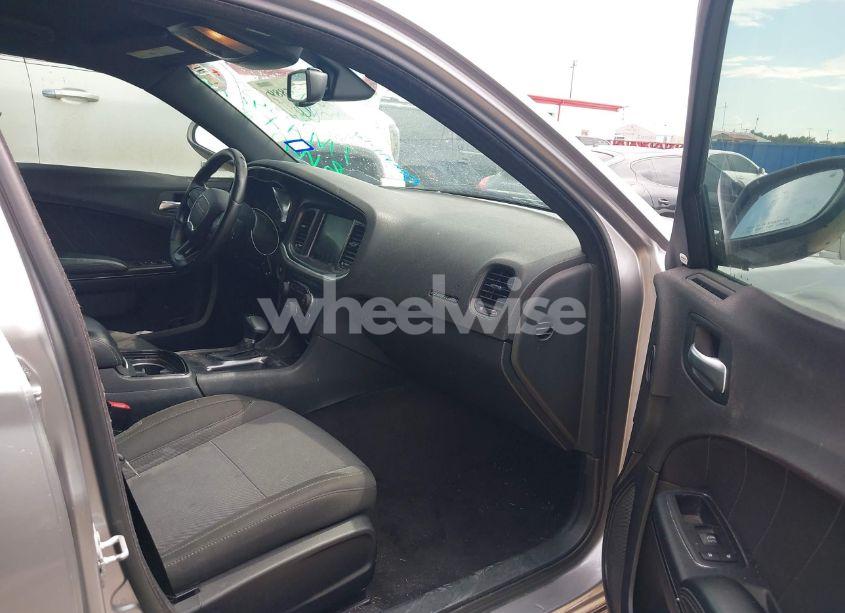 Photo 5 of 2016 Dodge Charger SXT (VIN 2C3CDXHG3GH333427)