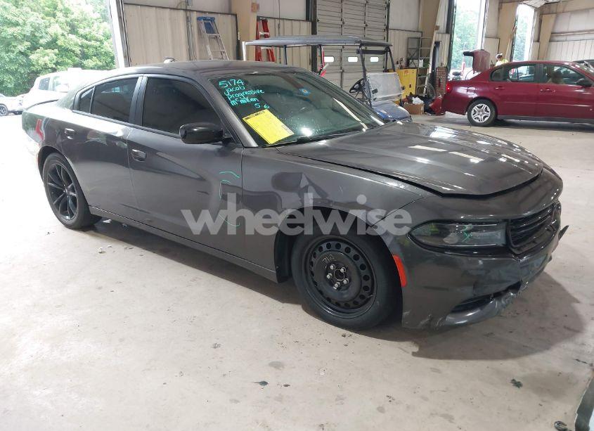2018 Dodge Charger SXT PLUS RWD (VIN 2C3CDXHG3JH197002) main photo
