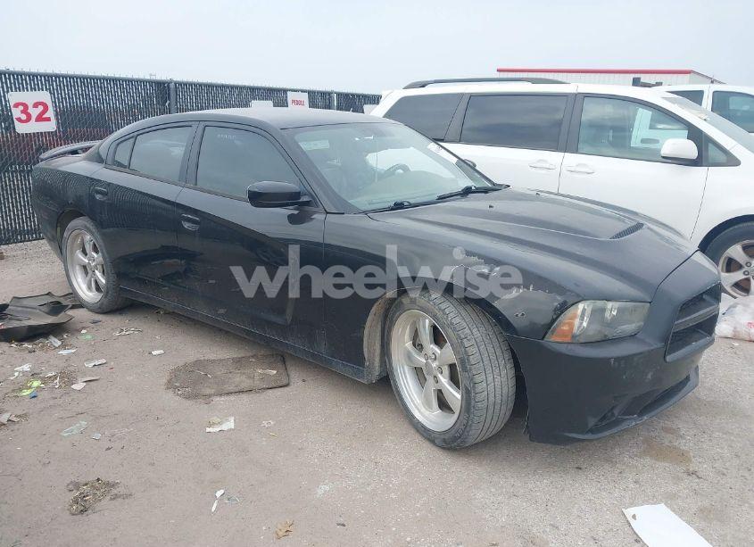 2013 Dodge Charger SXT (VIN 2C3CDXHG4DH574361) main photo
