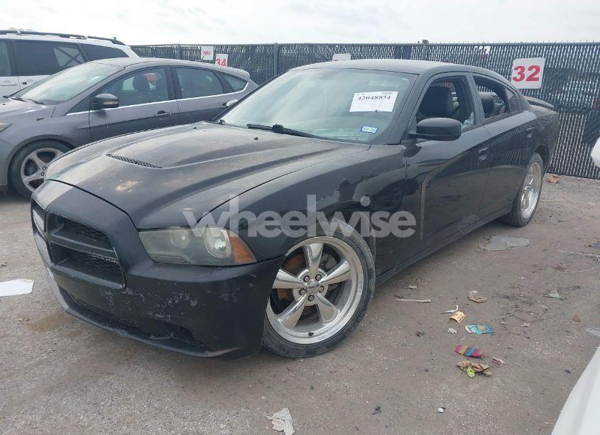 Photo 2 of 2013 Dodge Charger SXT (VIN 2C3CDXHG4DH574361)