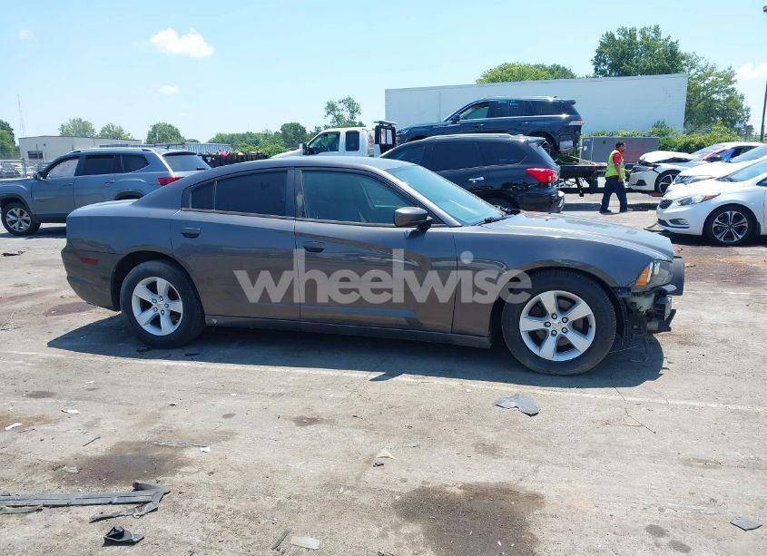 Photo 13 of 2014 Dodge Charger SXT (VIN 2C3CDXHG4EH347463)