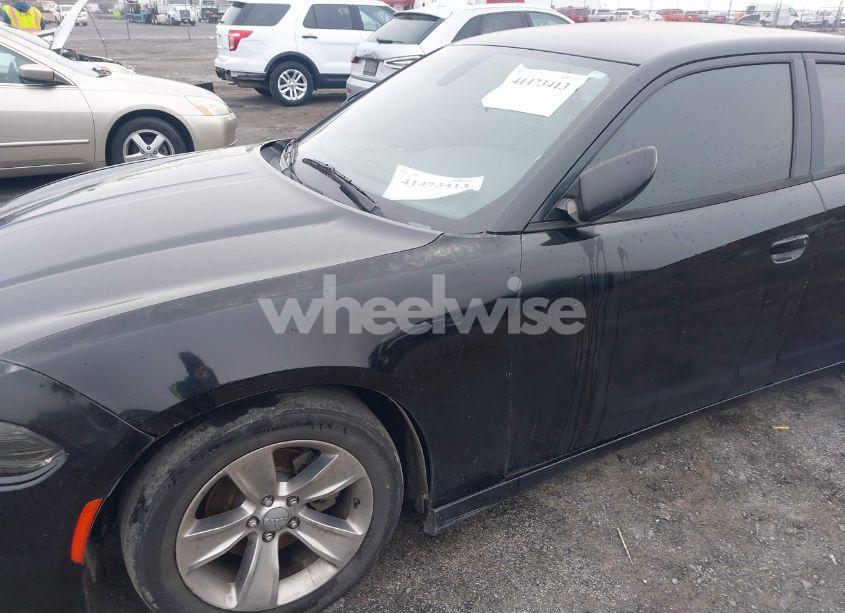 Photo 6 of 2015 Dodge Charger SXT (VIN 2C3CDXHG4FH819727)