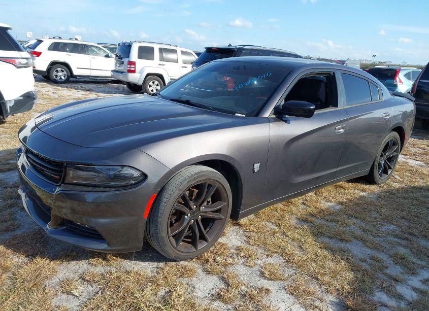 Photo 2 of 2016 Dodge Charger SXT (VIN 2C3CDXHG4GH281497)