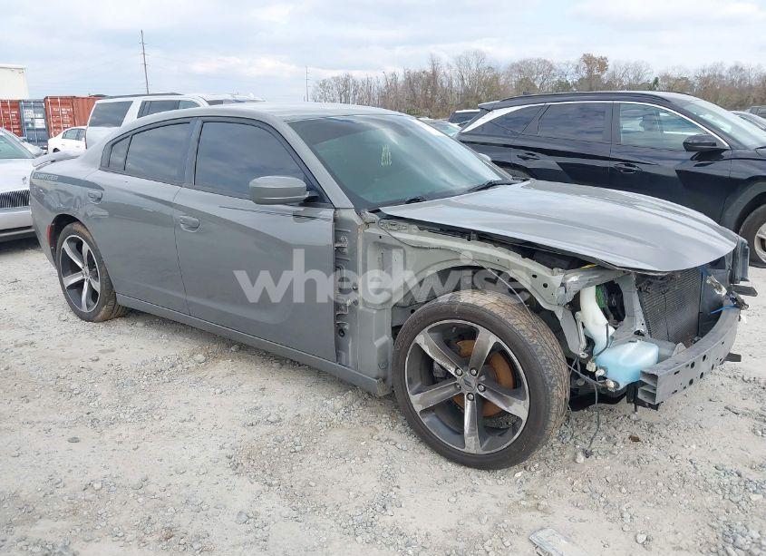 2017 Dodge Charger SXT RWD (VIN 2C3CDXHG4HH547893) main photo