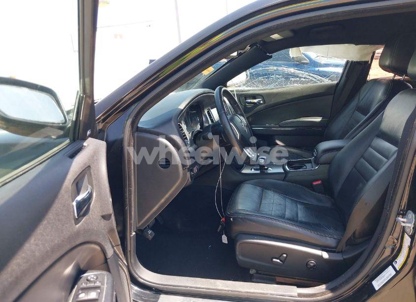 Photo 5 of 2014 Dodge Charger SXT (VIN 2C3CDXHG5EH256671)