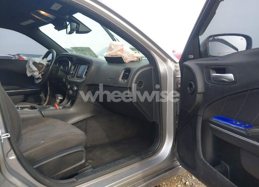 Photo 5 of 2016 Dodge Charger SXT (VIN 2C3CDXHG5GH215721)