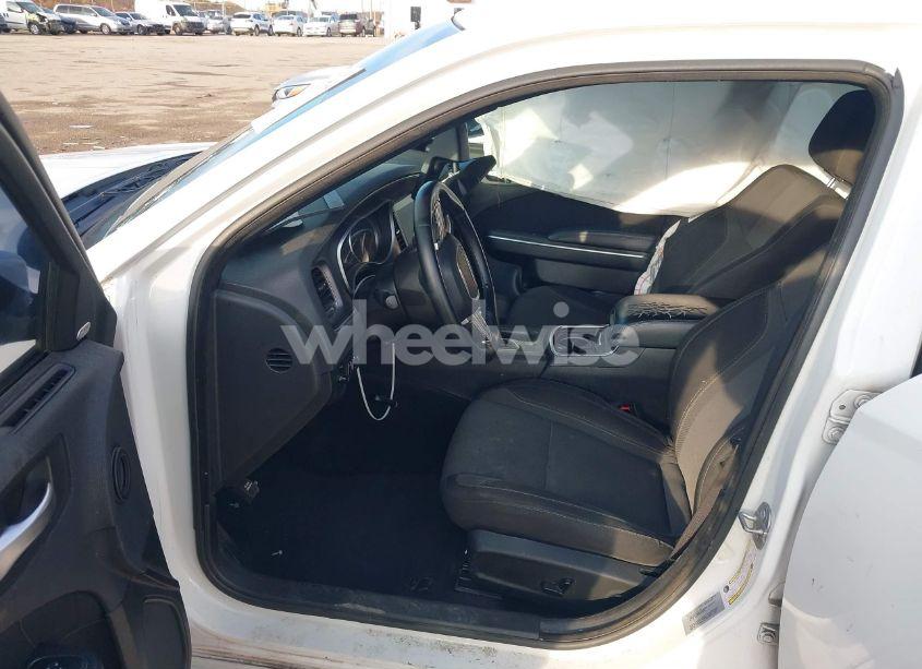 Photo 5 of 2017 Dodge Charger SXT RWD (VIN 2C3CDXHG5HH569255)